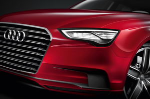 
Vue dtaille de la face avant de l'Audi A3 Concept,avec les phares allums.
 