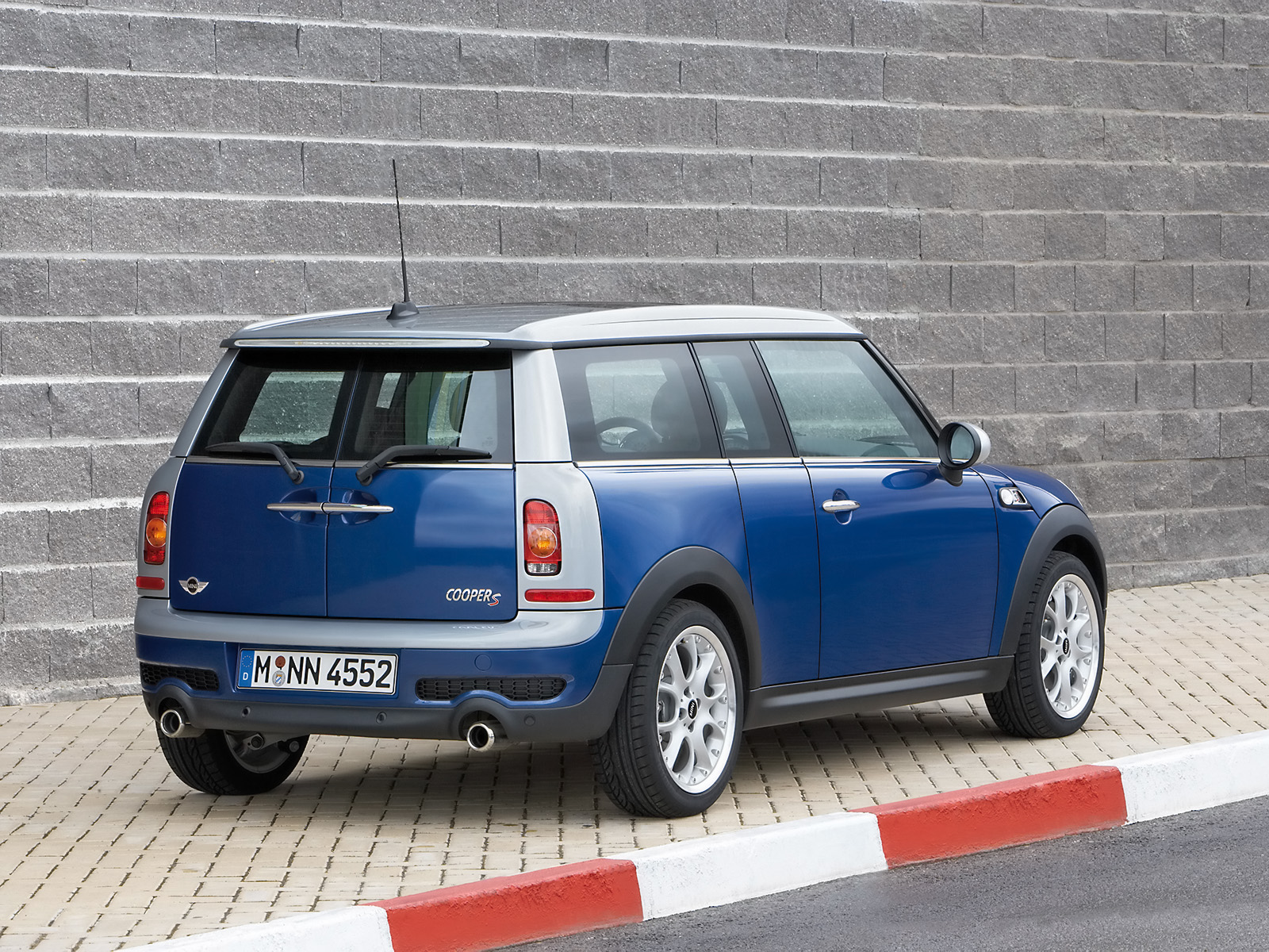MINI_CLUBMAN_OUT_03