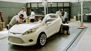 Maquette du concept-car <b>Ford VERVE</b>, en cours de construction chez Ford.