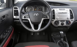 
Hyundai i20 (2009). Intrieur Image1
 