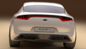
Vue de l'arrire de la Kia GT Concept. Le diffuseur est imposant et intgre les double sorties d'chappement. Les lignes de cette partie arrire sont trs pures.
 