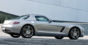 
Design extrieur de la Mercedes-Benz SLS AMG 24
 