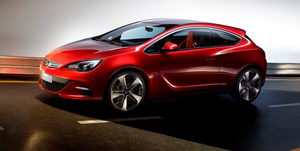 
Le pli de carrosserie latéral sur les flancs arrière de l'Opel GTC Paris Concept dynamise sa ligne.
 