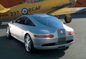 
Vue de 3/4 arrire du concept car Renault Fluence. Sous certains aspects, ce coup sportif Renault a des airs de concept car Citron C-Airdream, notamment pour le design de la partie arrire.
 