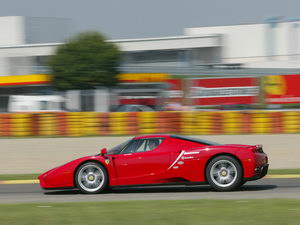 
Ferrari Enzo.Design Extérieur Image27
 