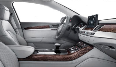 
Découvrez l'intérieur de l'Audi A8 (2011).
 