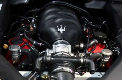 
Présentation du moteur de la Maserati GranTurismo S de 2008.
 