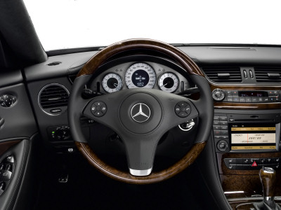 
Prsentation de l'intrieur de la Mercedes-Benz CLS Grand Edition.
 