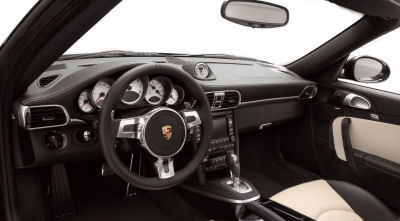 
Dcouvrez l'intrieur de la Porsche 911 Turbo S (2011).
 