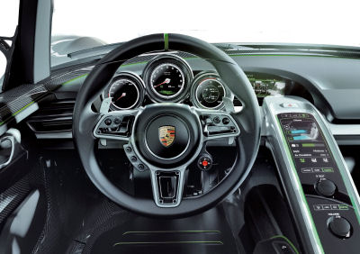 
Découvrez l'intérieur de la Porsche 918 Spyder Concept.
 